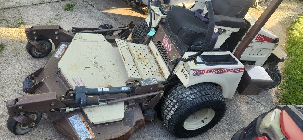 zero turn 725d diesel lawn mower