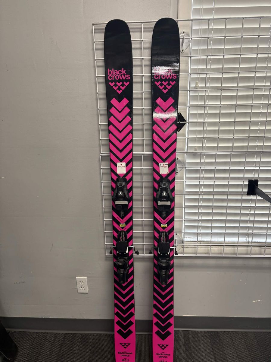 Black Crows Corvus Demo Ski 186cm w/ Atomic Strive 13 GW Demo Binding