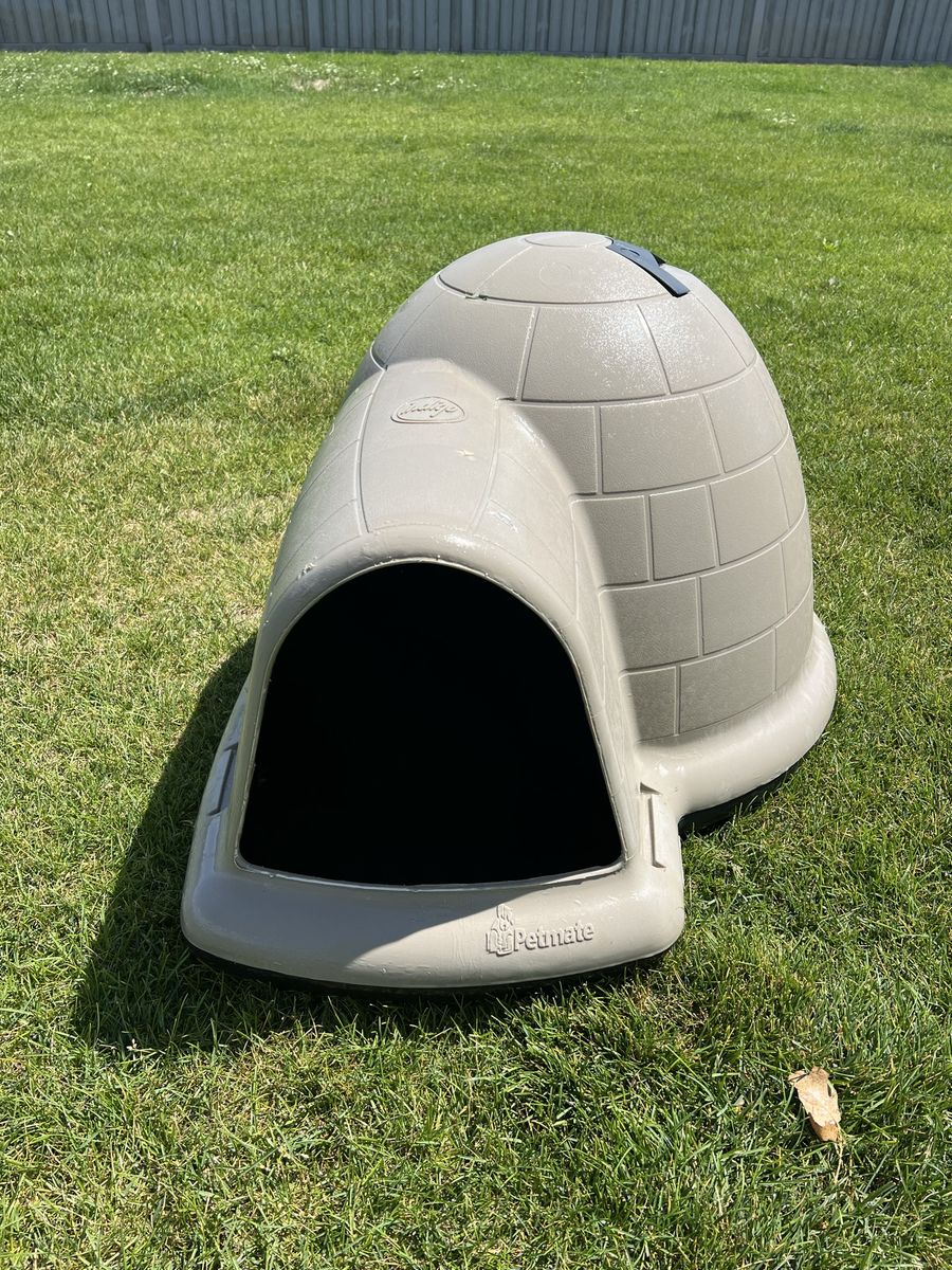 Petmate Large Dog House Igloo
