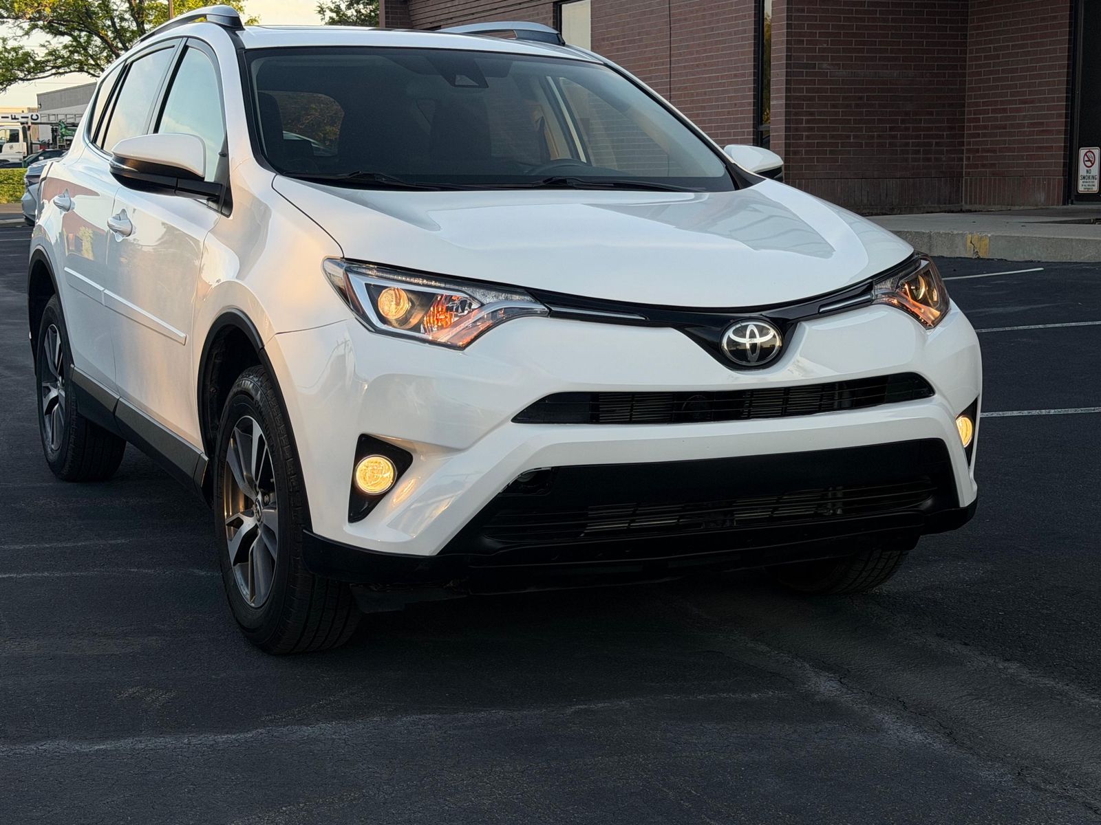 2017 TOYOTA RAV4 XLE Premium