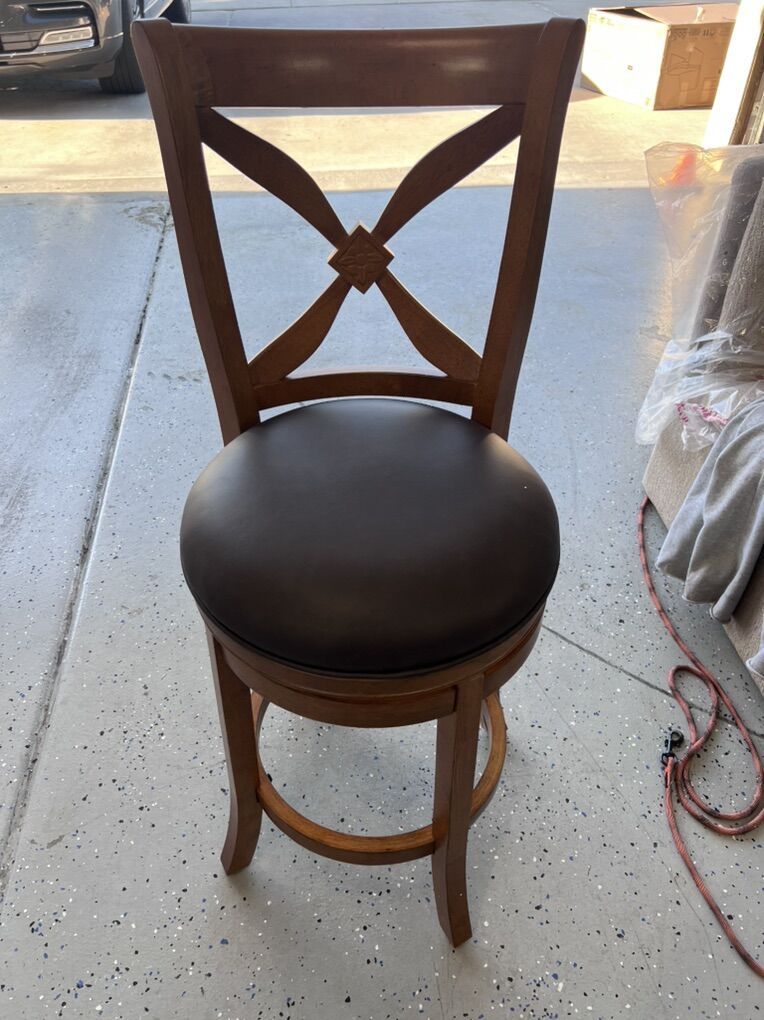 **New** Provence 26 Seat Height Swivel Stool