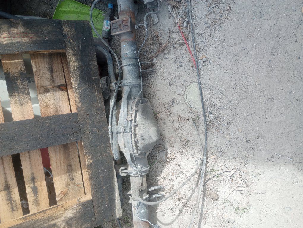 3/4 ton axle rear end set up for air bags