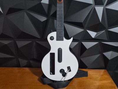 Nintendo Wii Guitar Hero Gibson Les Paul Wireless Redoctane 95125.805 with Strap & Guitar Hero World Tour Game Nintendo Wii. T