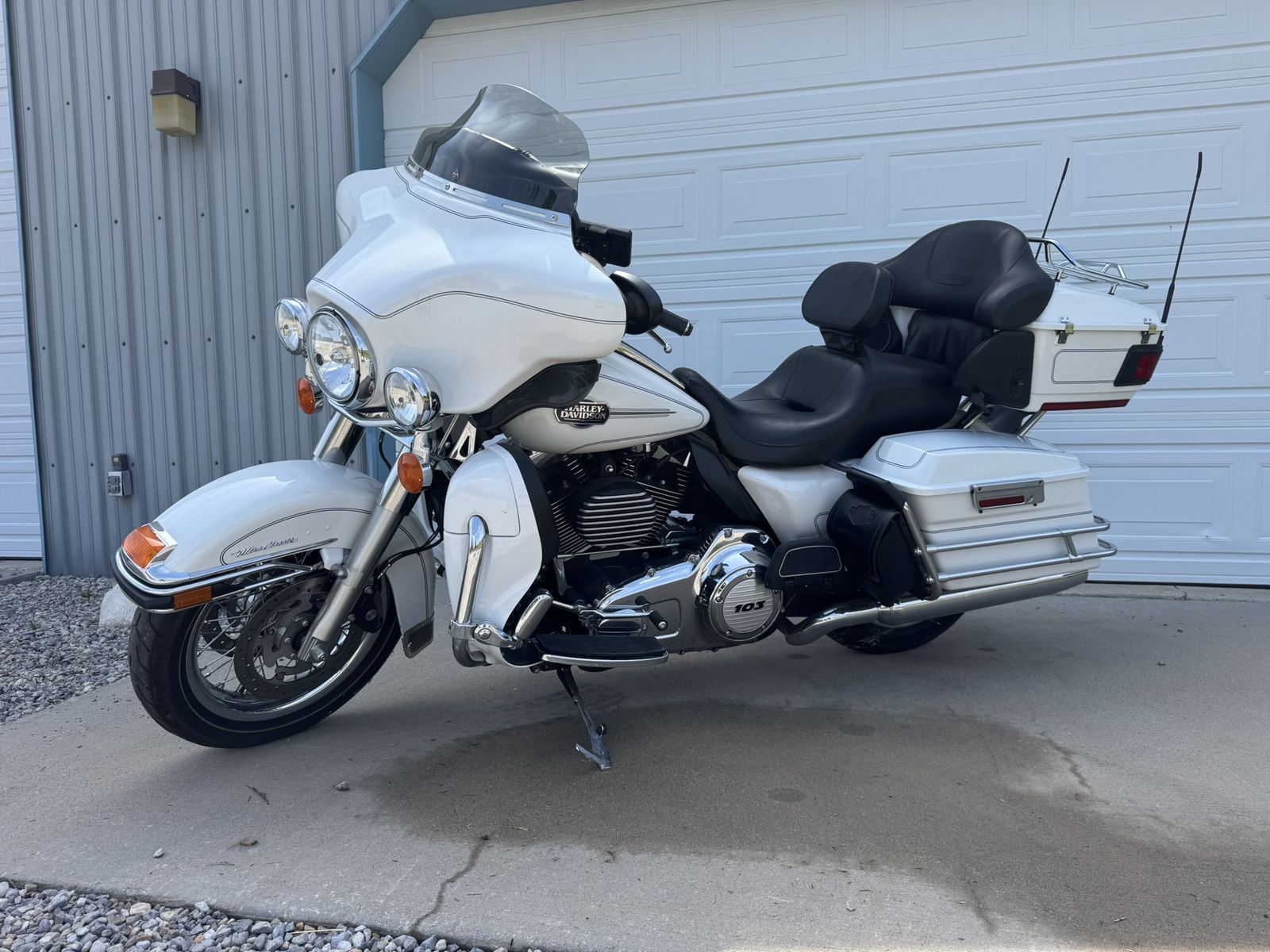 2013 Harley-Davidson FLHTCU Electra Glide Ultra Classic - 10,385 Miles