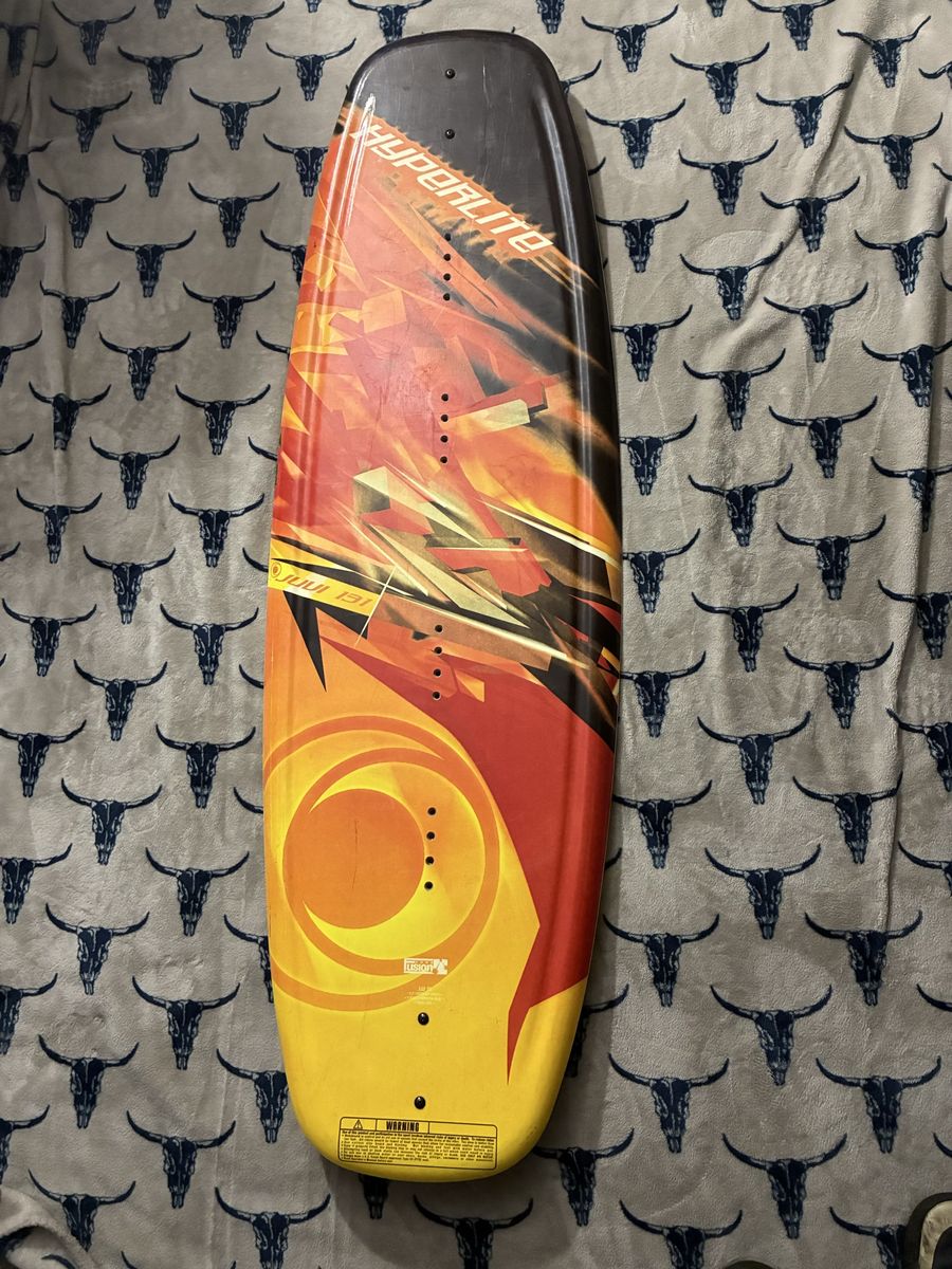 NEW Hyperlite 131cm Wakeboard – Never Used