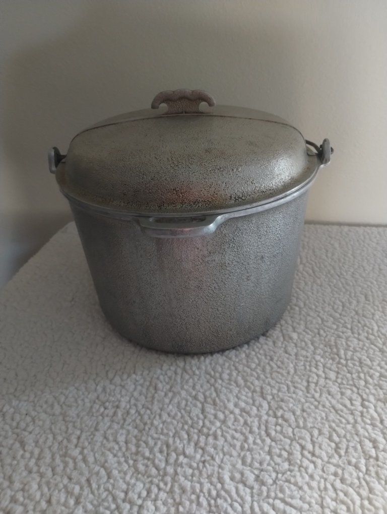 Vintage Aluminum Dutch Oven Pot with Lid - Camping, Cooking