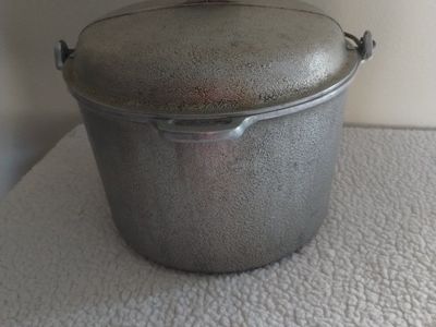 Vintage Aluminum Dutch Oven Pot with Lid - Camping, Cooking