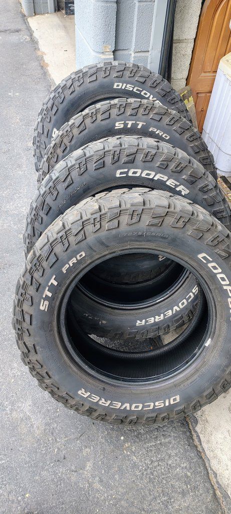 275/65/18 Cooper SST Discoverer