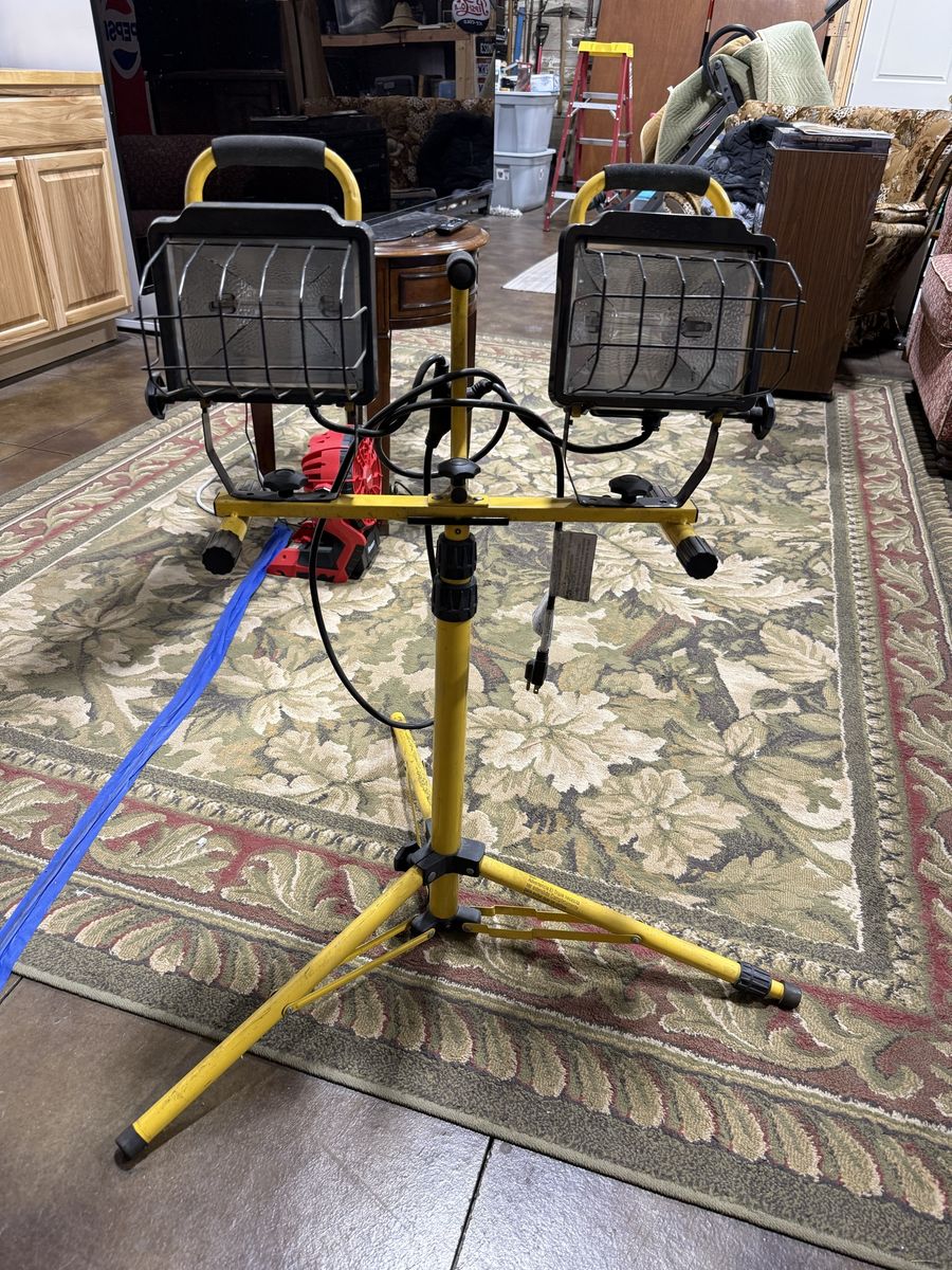 Construction Dual Halogen Work Light with Tripod Stand