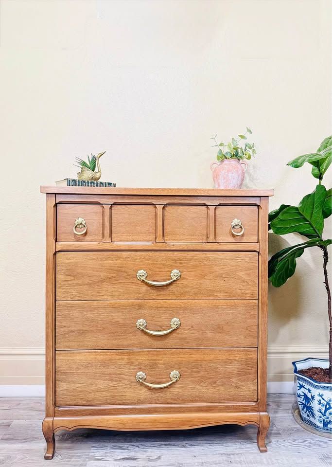 Vintage French Inspired Solid Oak 4 Drawer Dresser | French Style 4 Drawer Chest | Dresser