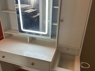 White Vanity Desk w/ Lighted Mirror, Storage, Charging Station & Stool - Used Condition