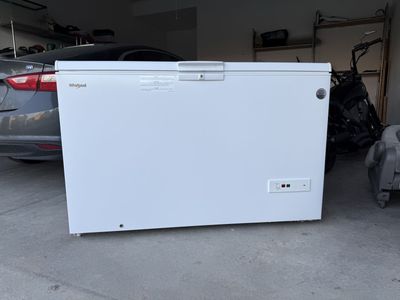 Title: Whirlpool WZC5116LW 16 cu. ft. Convertible Chest Freezer - Excellent - $475
