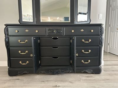 Beautiful 12 drawer dresser