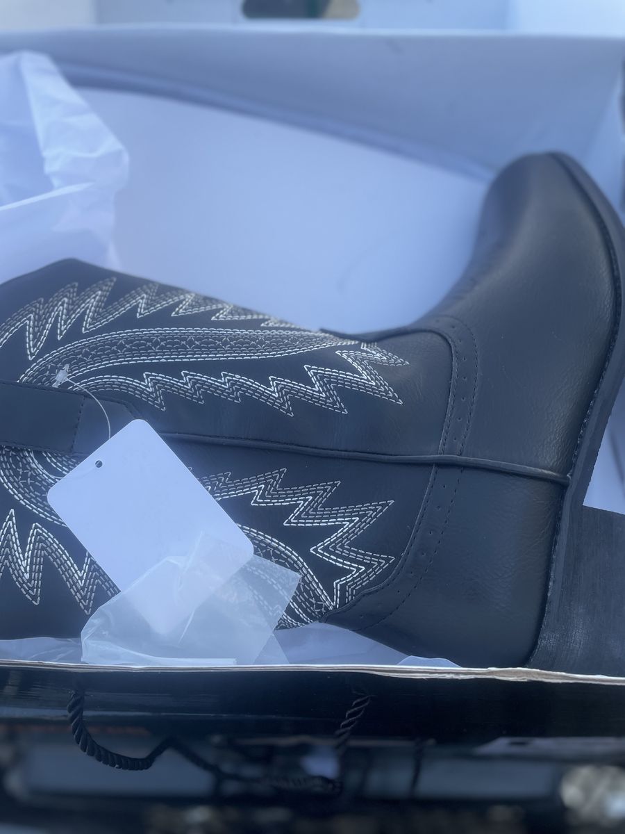 Searchers Brand New Cowboy Boots