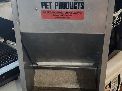 Automatic pet feeder
