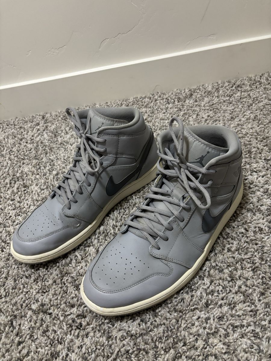 Air Jordan 1 Mid Wolf Grey – Size 13