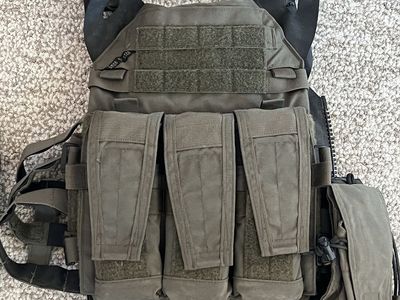 Crye Precision JPC Tactical Plate Carrier Vest with Hesco L210 Armor Plate Set of 2