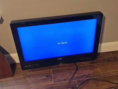 Vizio 32" LCD TV With Stand, No Remote