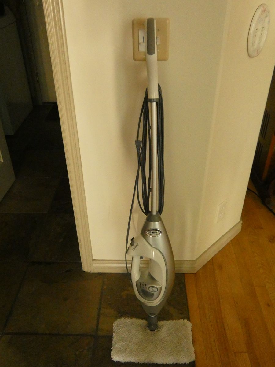 Shark Lift-Away Pro Steam Pocket Mop