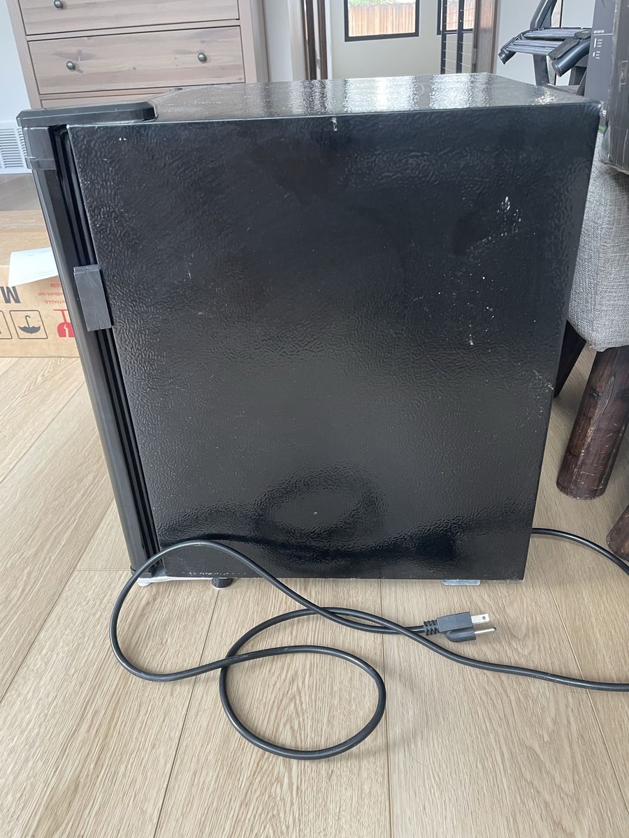 Main image 3