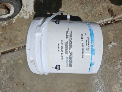 23 pound buckets of icing for bear bait