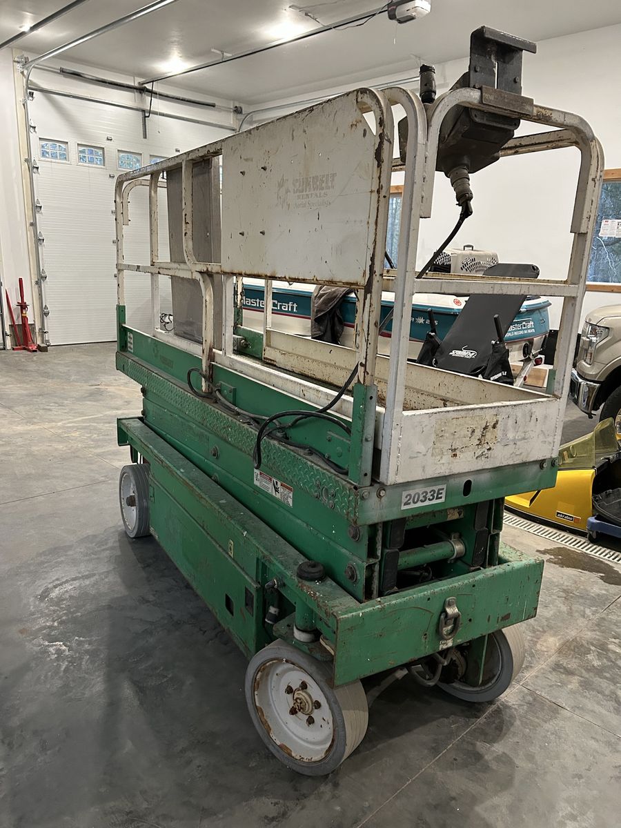 Electric Scissor Lift 2033 with New Batteries & Telescoping Platform