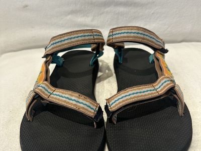 Teva women’s size 8.5 desert colors/theme beach sandals