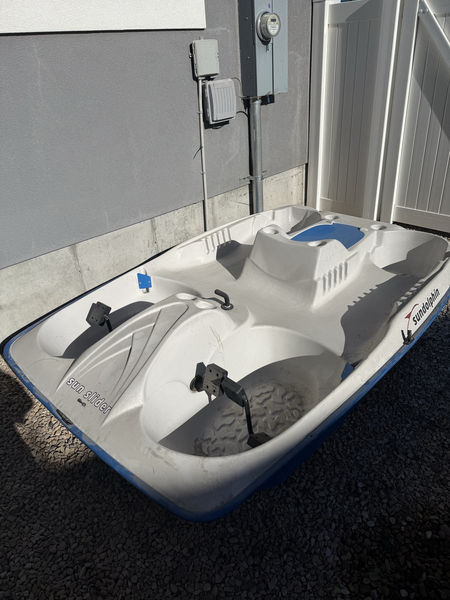 Sun Dolphin Sun Slider Pedal Boat 5-Person Family Paddle Boat