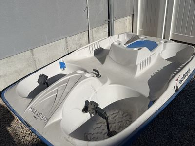Sun Dolphin Sun Slider Pedal Boat 5-Person Family Paddle Boat