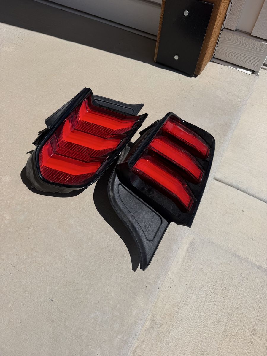2019 Ford Mustang ecoboost tail lights
