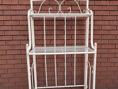 Folding Metal Baker’s Rack – 3-Tier French Country Shelf