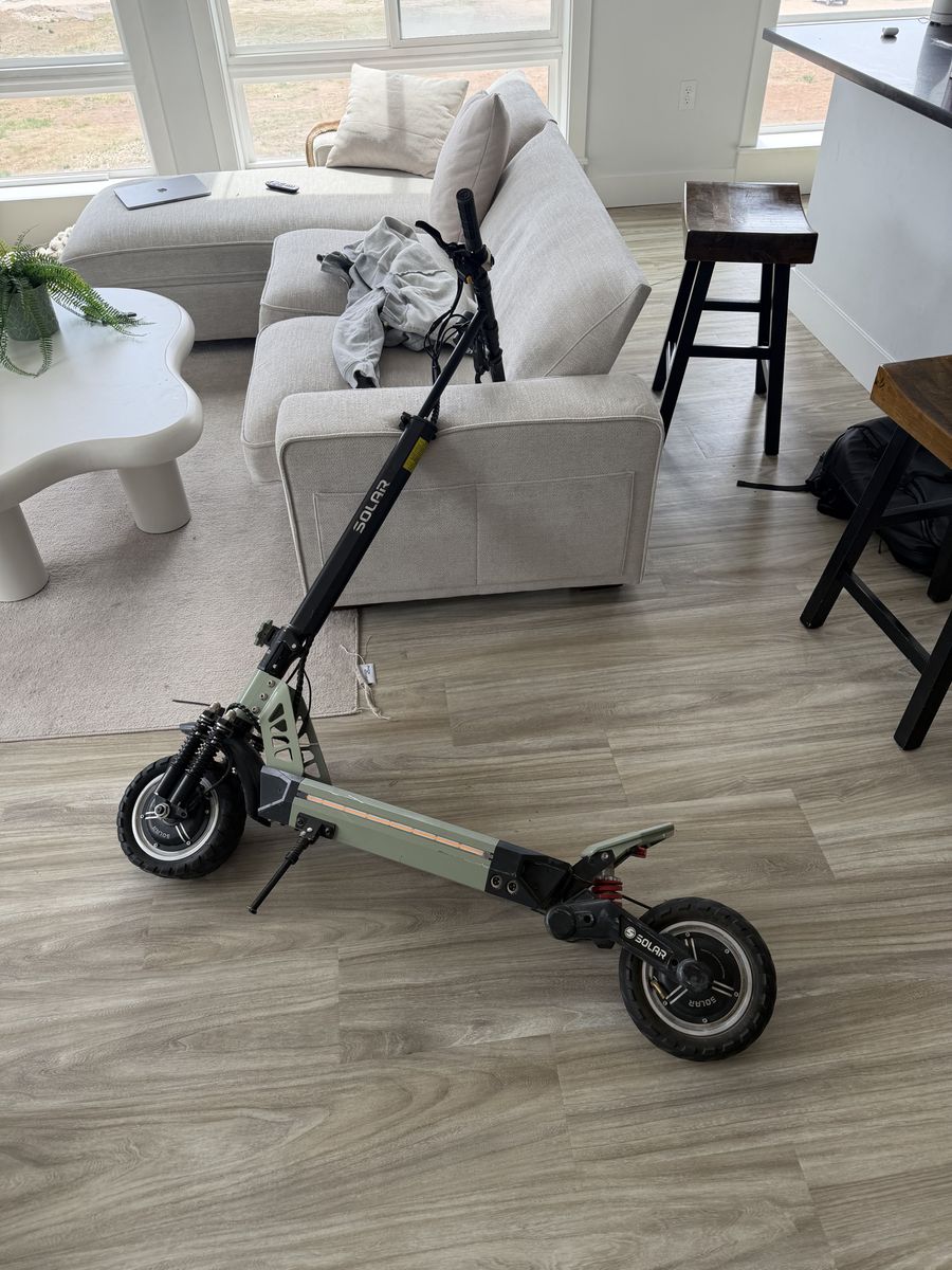 Solar EQ Electric Scooter. 2.4Kw dual motor