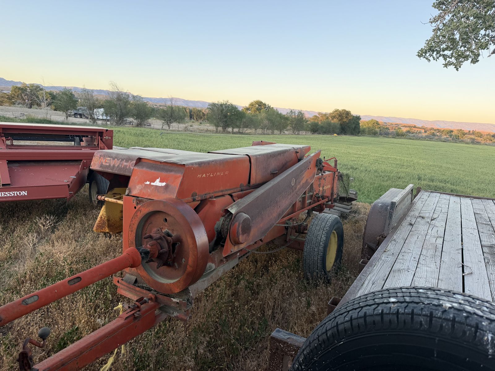 New Holland 275 Baler