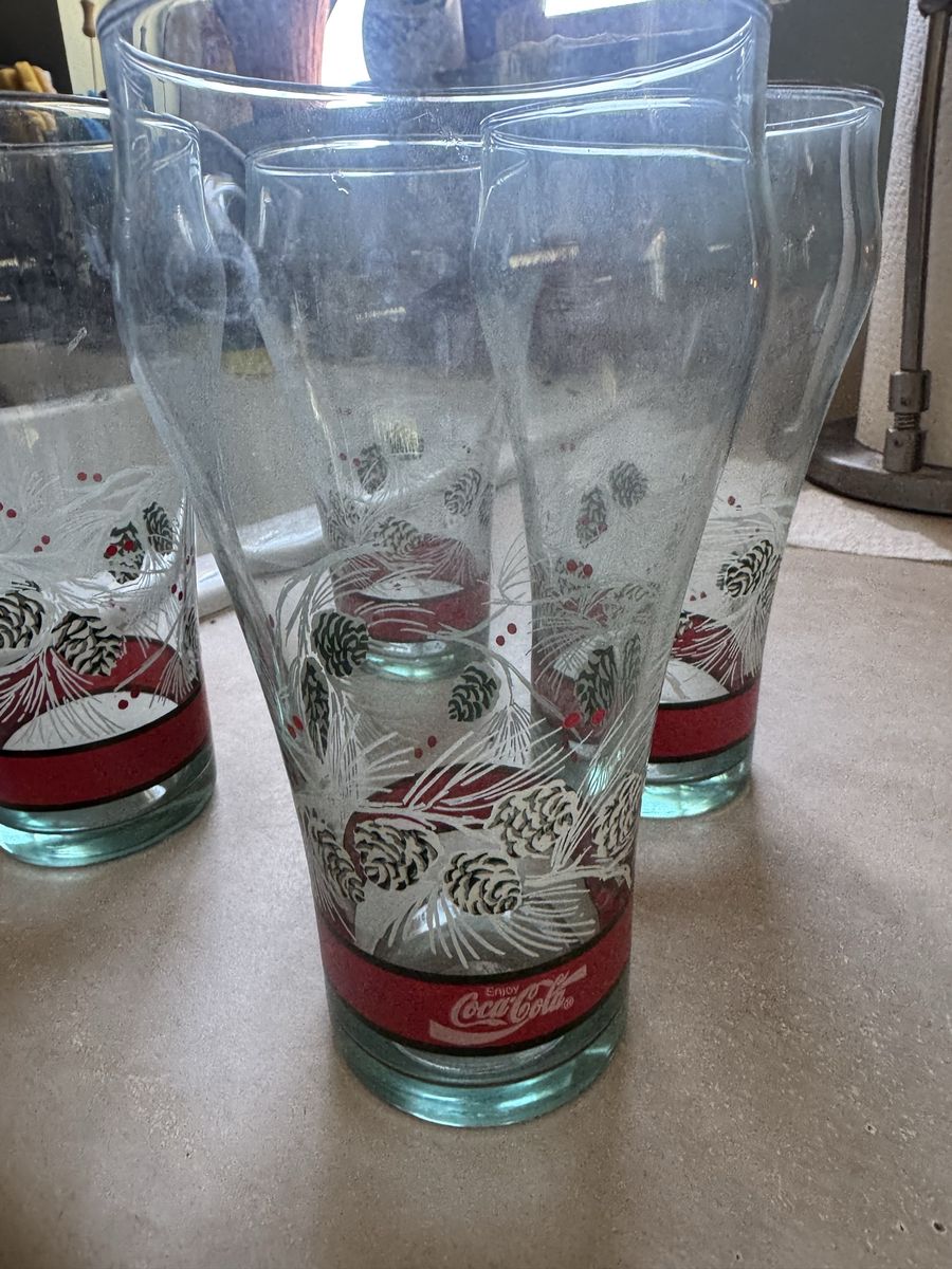 Vintage Coca-Cola Pine Cone & Berries Holiday Drinking Glasses (Set of 4)