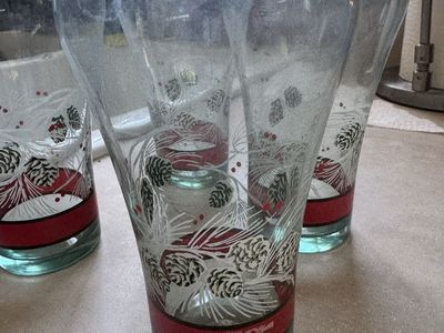 Vintage Coca-Cola Pine Cone & Berries Holiday Drinking Glasses (Set of 4)