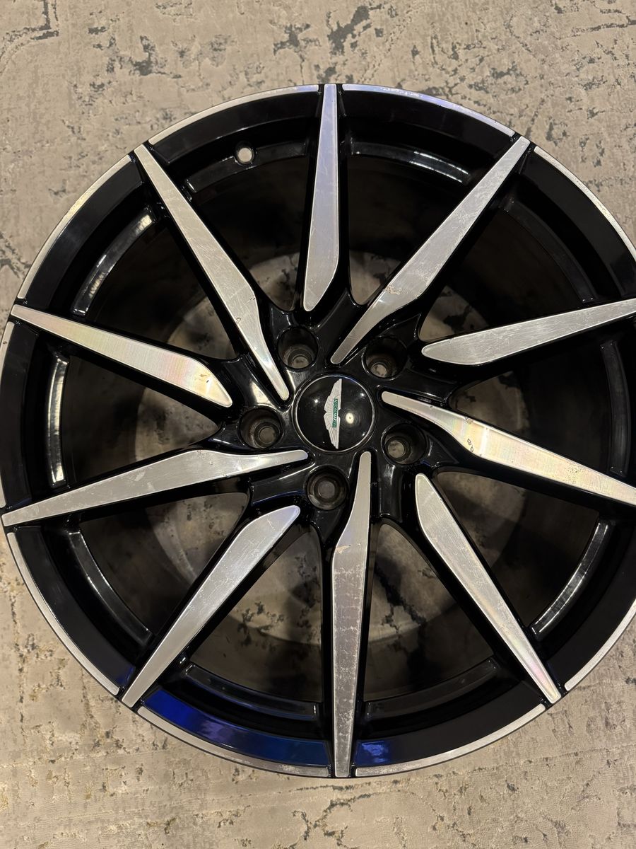 Aston Martin DBS Vantage V8 DB11 20-inch Wheel Rim - Black & Silver, Multi-Spoke Design