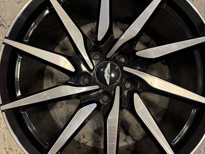Aston Martin DBS Vantage V8 DB11 20-inch Wheel Rim - Black & Silver, Multi-Spoke Design