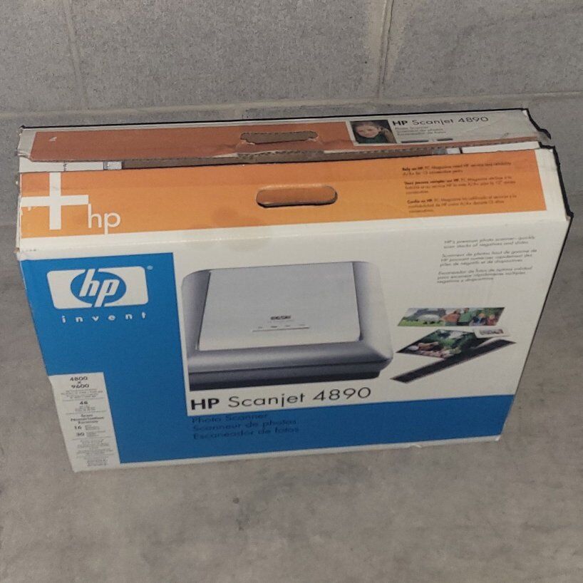 NEW HP 4890 Scanjet Flatbed Photo Scanner
