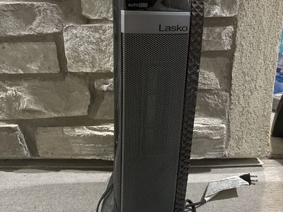 Lasko autoEco Black & Gray Oscillating Tower Heater