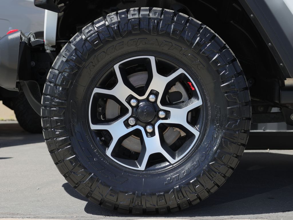 Main image 13