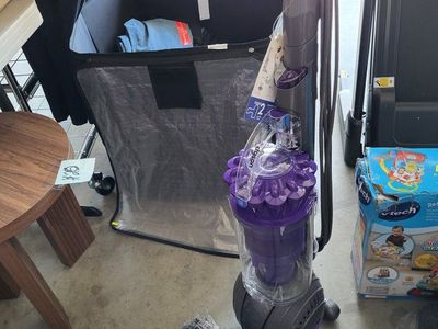 Dyson Ball Vacuum
Qty-1