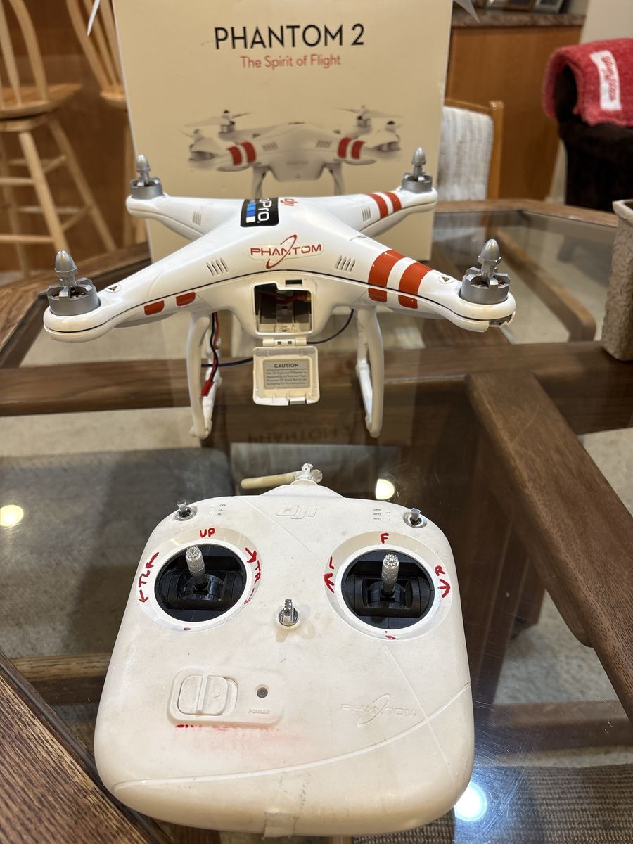 DJI Phantom 2 Drone with Remote Controller - The Spirit of Flight for parts