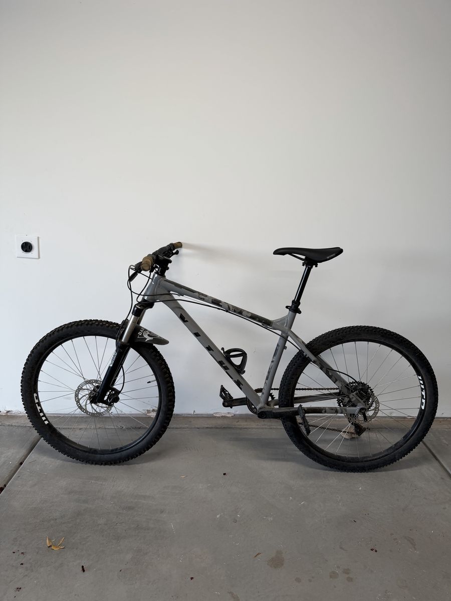 2021 Vitus nucleus 27 VR large aluminum