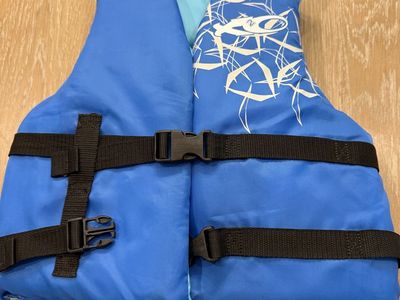 X2O Life Vest with Dual Buckle Straps