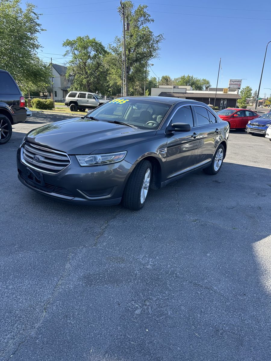 2017 Ford Taurus SE