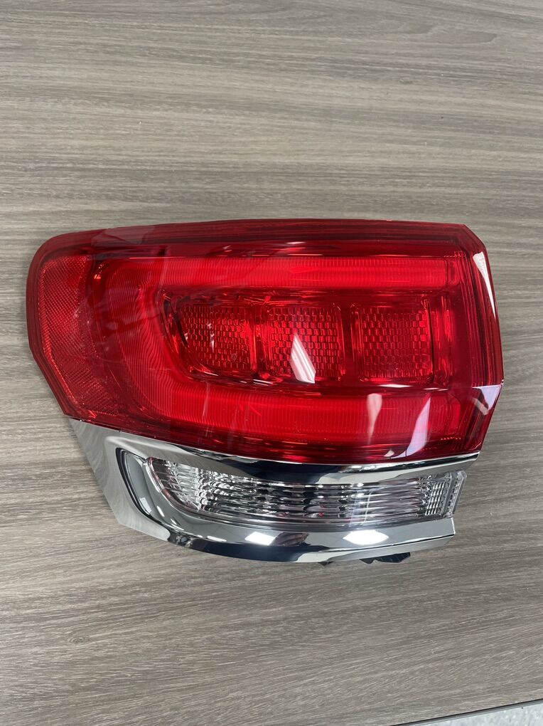 14-21 Jeep Grand Cherokee Tail Light