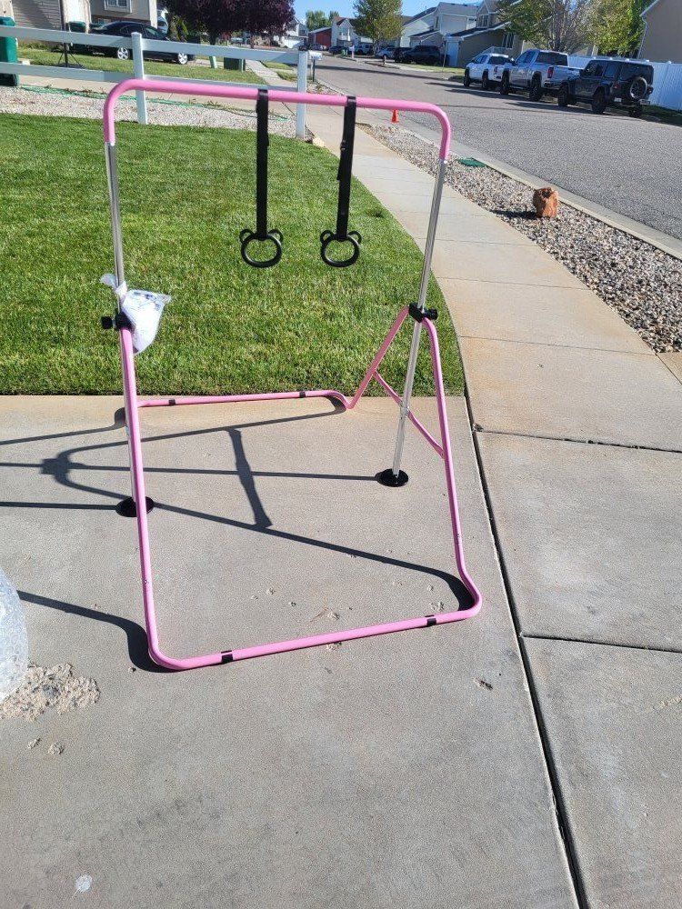 Adjustable Kids Gymnastic Bar w/Rings