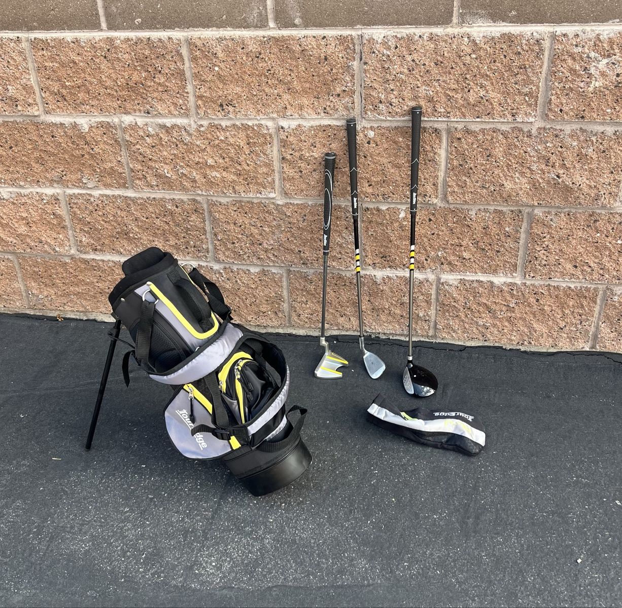 Little kids Tour Edge Golf Clubs Left Hand Set