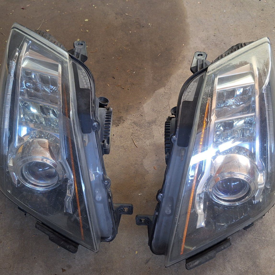 CTS, CTS-V headlights