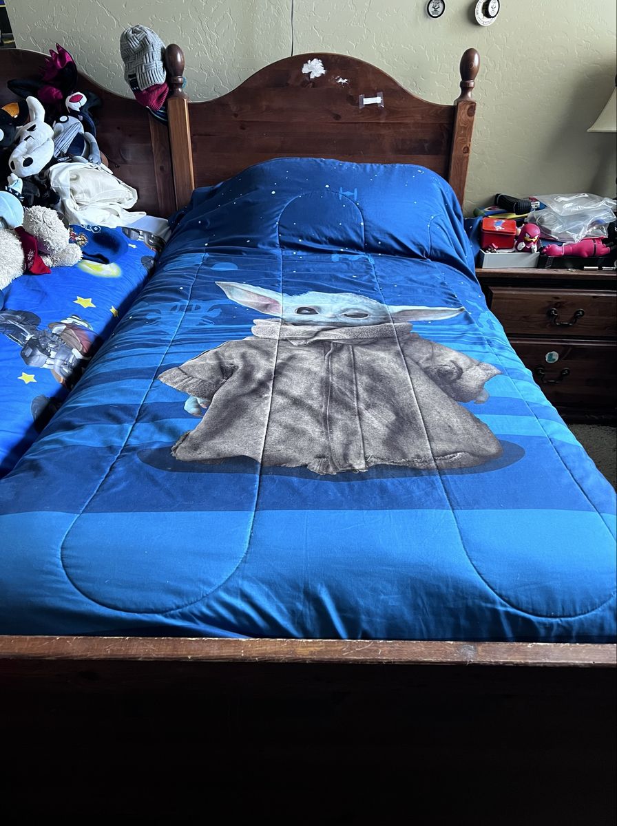 Wooden Twin Size Bed - Classic Spindle Design